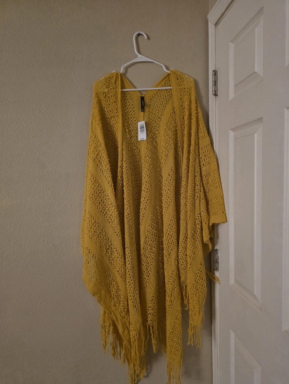 NWT Torrid Size O/S Yellow Ruana